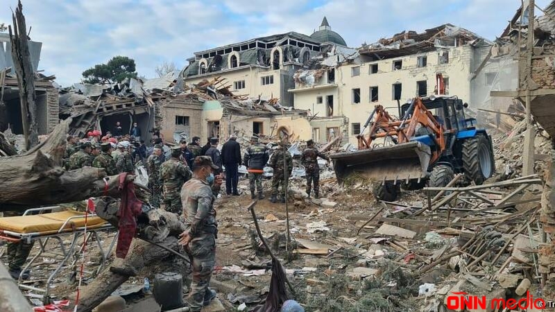 Gəncədə uçqun altında qalaraq vəfat edənlərin FOTOLARI