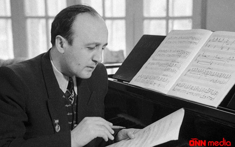 20 fevral Fikrət Əmirovun vəfat etdiyi gündür